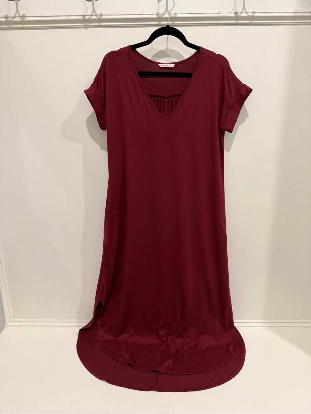 entro Burgundy High-Low V-Neck Tee Dress